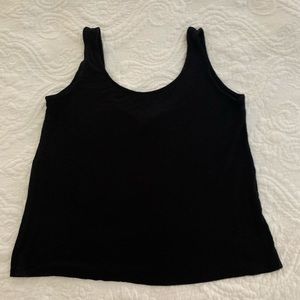 black flowy h&m basic cropped tank top